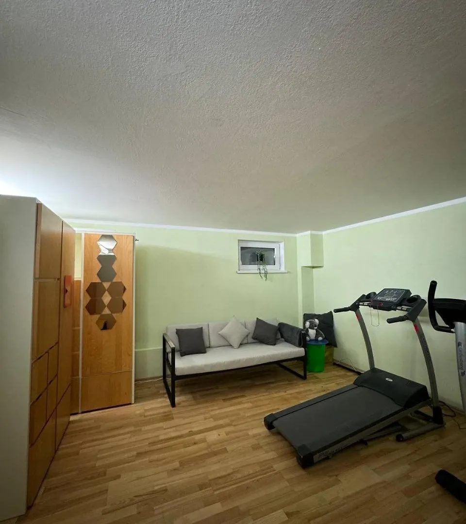 House Floor, Garden With Whirlpool, Small Breakfast, Vienna Thermal Baths, Close To U1 Station