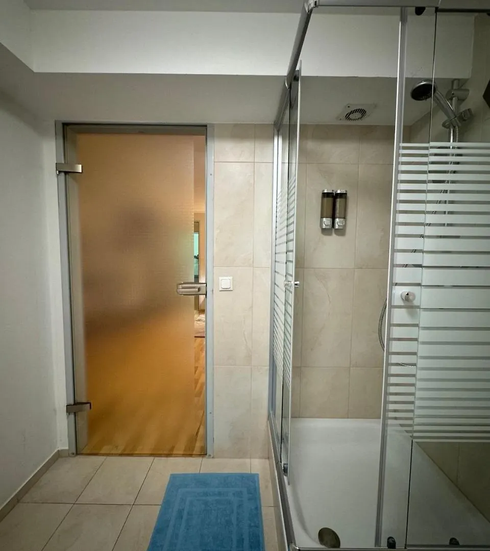 House Floor, Garden With Whirlpool, Small Breakfast, Vienna Thermal Baths, Close To U1 Station Appartement