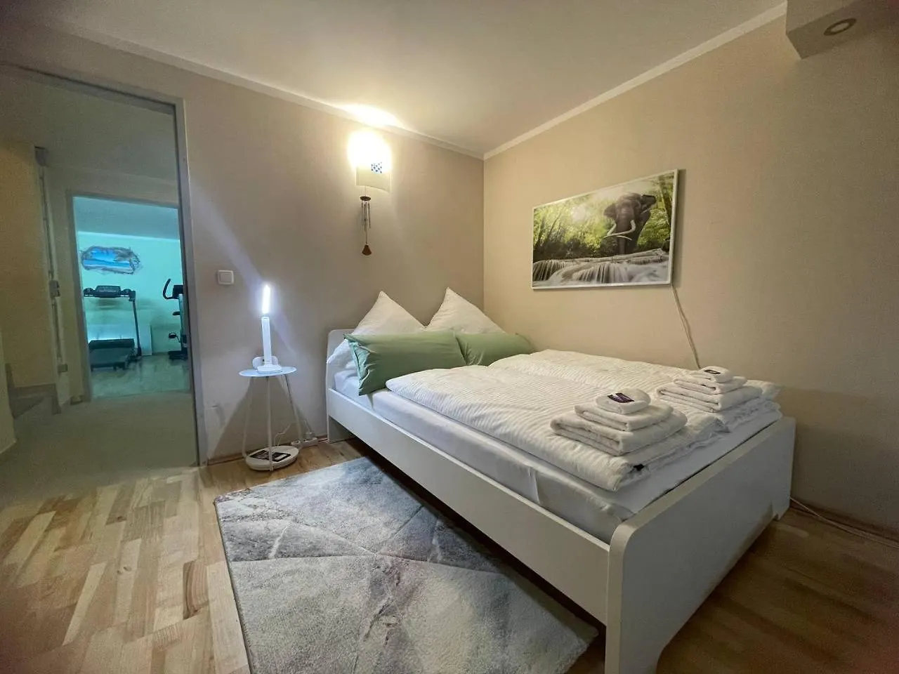 Appartement House Floor, Garden With Whirlpool, Small Breakfast, Vienna Thermal Baths, Close To U1 Station Oostenrijk